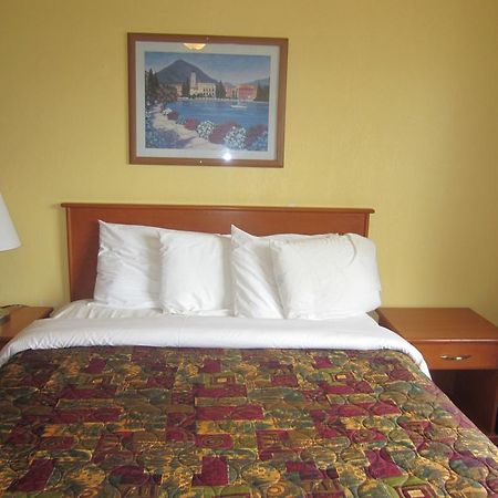 Knights Inn Santa Cruz Bagian luar foto