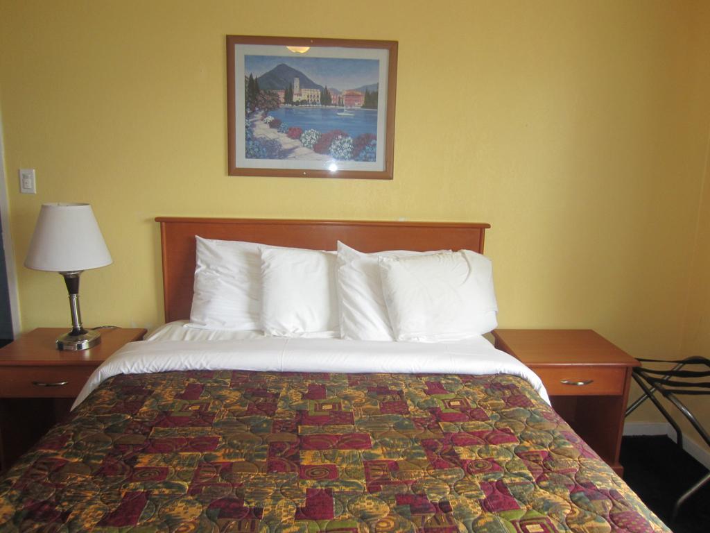 Knights Inn Santa Cruz Bagian luar foto