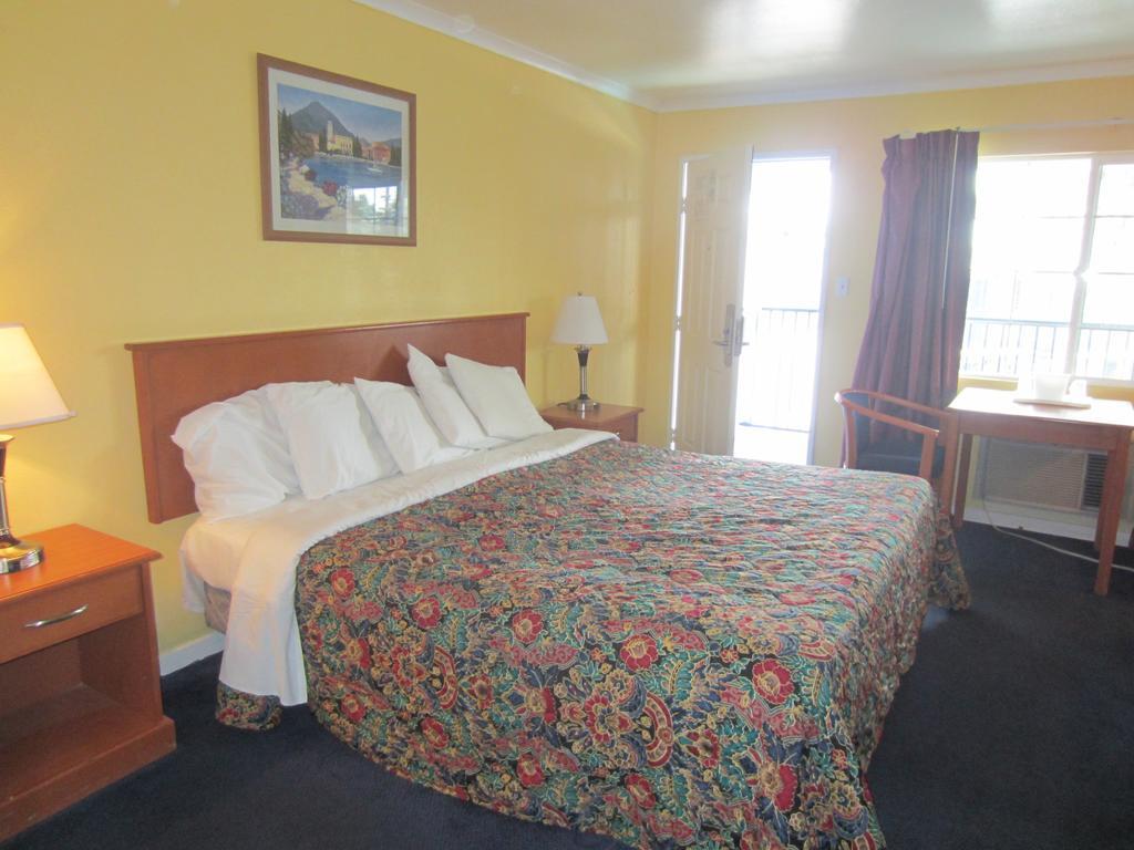 Knights Inn Santa Cruz Bagian luar foto